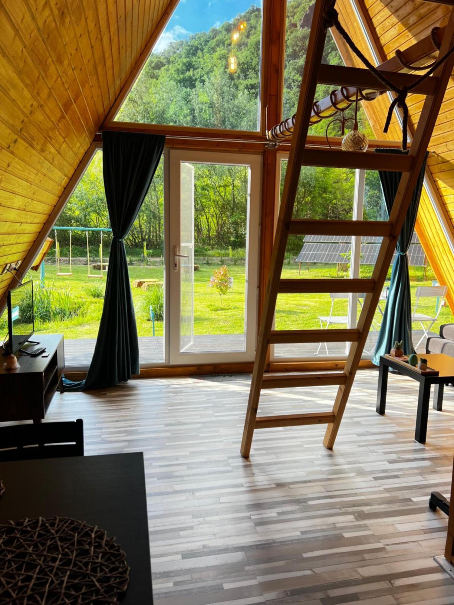 Cabane A-Frame Svinita מראה חיצוני תמונה