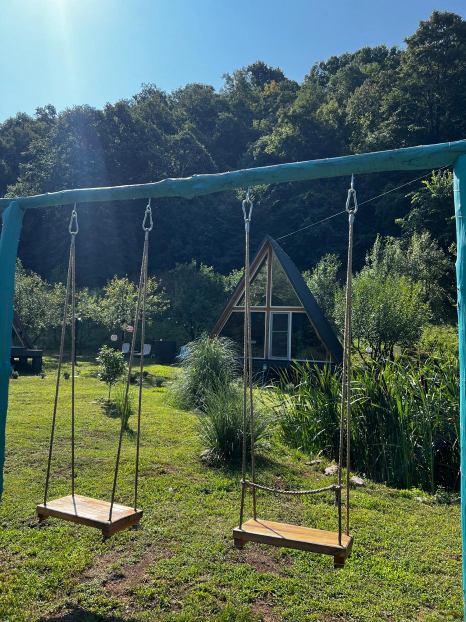 Cabane A-Frame Svinita מראה חיצוני תמונה
