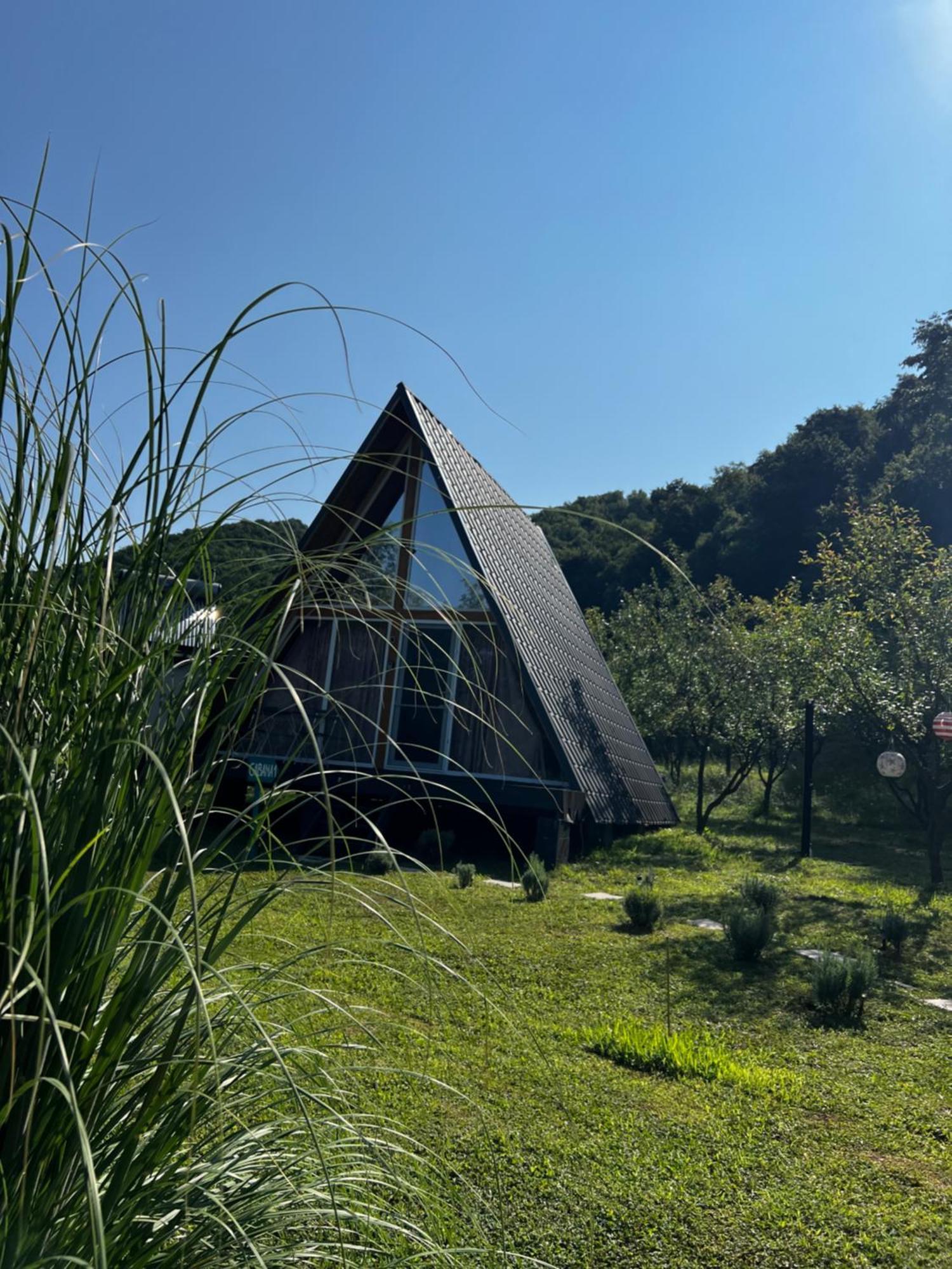 Cabane A-Frame Svinita מראה חיצוני תמונה