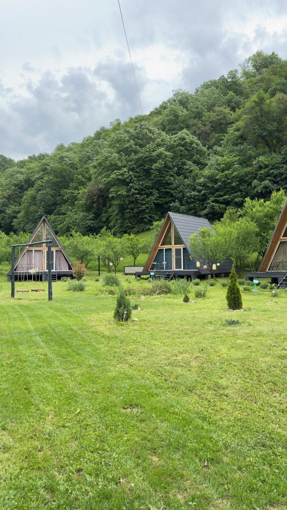 Cabane A-Frame Svinita מראה חיצוני תמונה